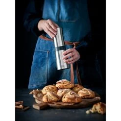 Peugeot Moulin à Cannelle Lanka -Fine Kitchenware 200005 3 2 Moulin a cannelle Lanka Peugeot