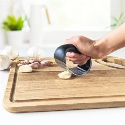 Presse Ail Ergonomique -Fine Kitchenware 401019 1 1 Presse ail ergonomique Pradel France
